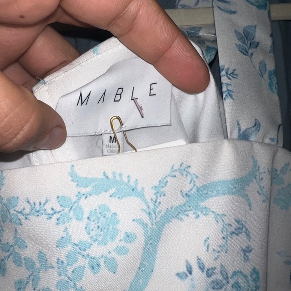 A set - Picture 2 of 4